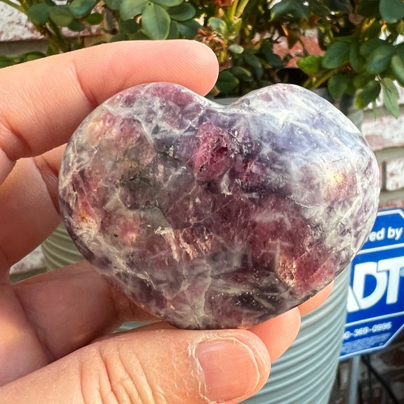 Unicorn Stone Heart Carving - Picture 4 of 6